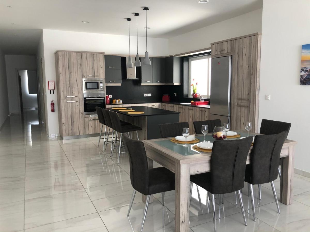 Penthouse In Marsaxlokk With Panoramic Views: 3 Bedrooms, 2 Baths Zewnętrze zdjęcie